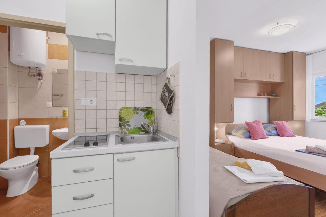 Apartments Lucija Baška Voda Zewnętrze zdjęcie