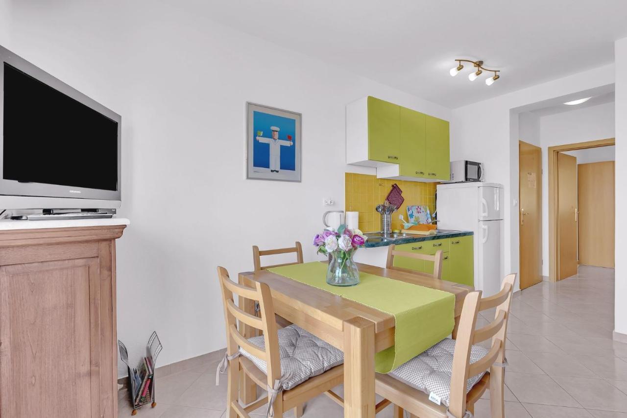 Apartments Lucija Baška Voda Zewnętrze zdjęcie
