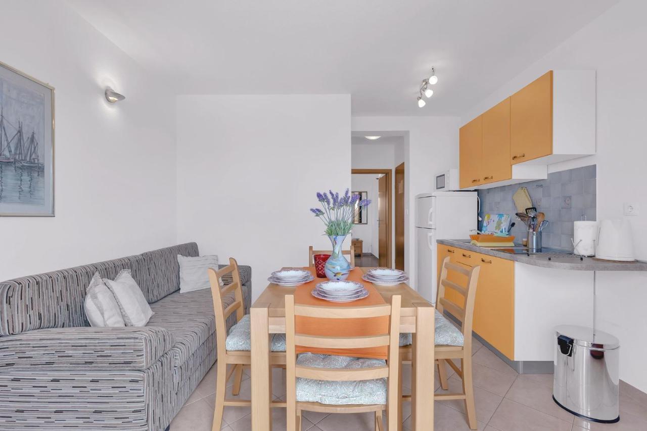 Apartments Lucija Baška Voda Zewnętrze zdjęcie