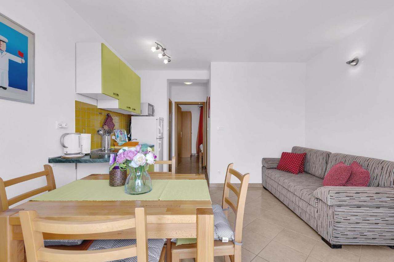Apartments Lucija Baška Voda Zewnętrze zdjęcie