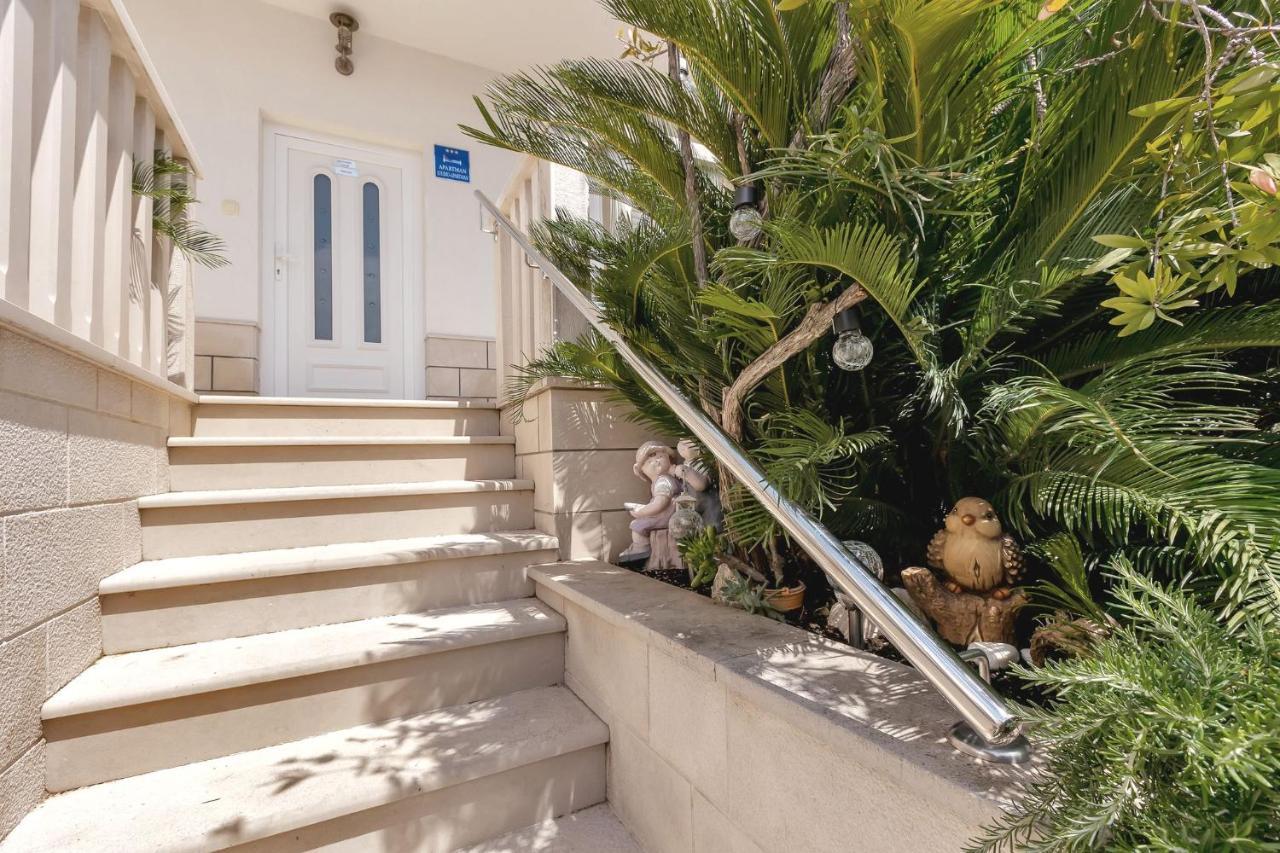 Apartments Lucija Baška Voda Zewnętrze zdjęcie
