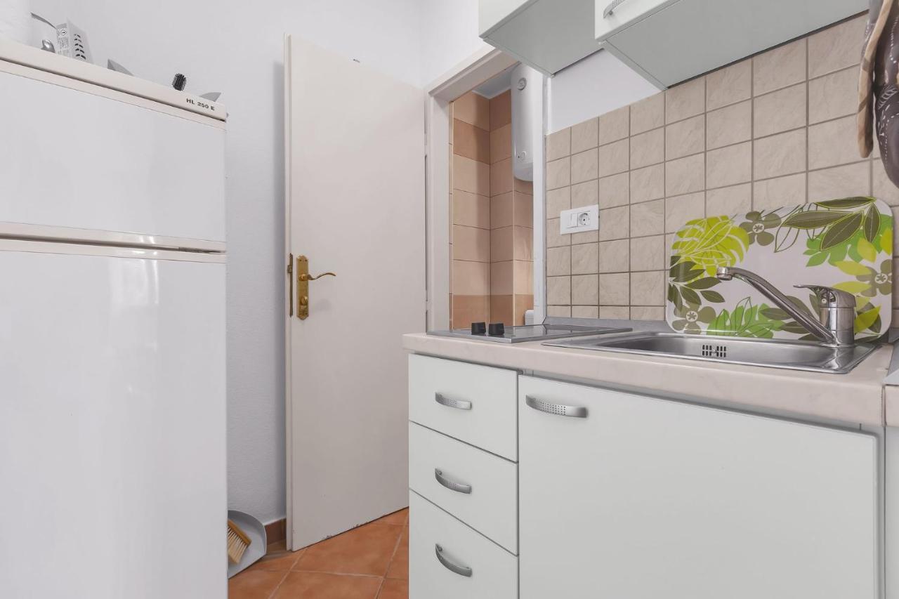 Apartments Lucija Baška Voda Zewnętrze zdjęcie